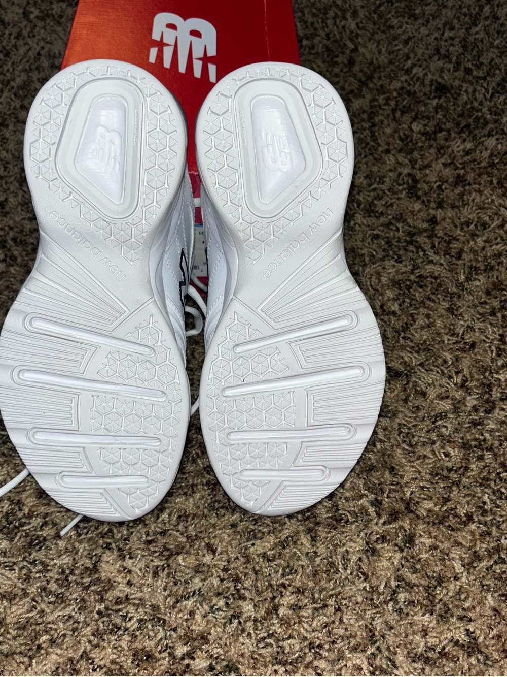 New Balance Women’s 624 Training Size 6.5 D Wide White WX624WT2 New Shoes - Picture 4 of 7